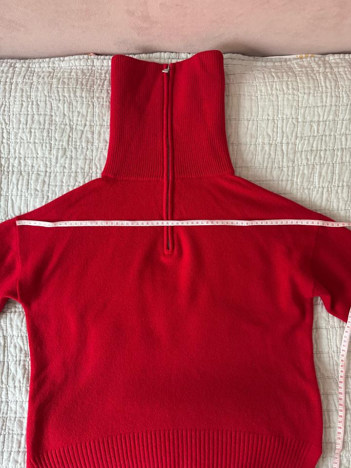 Красный свитер Massimo Dutti