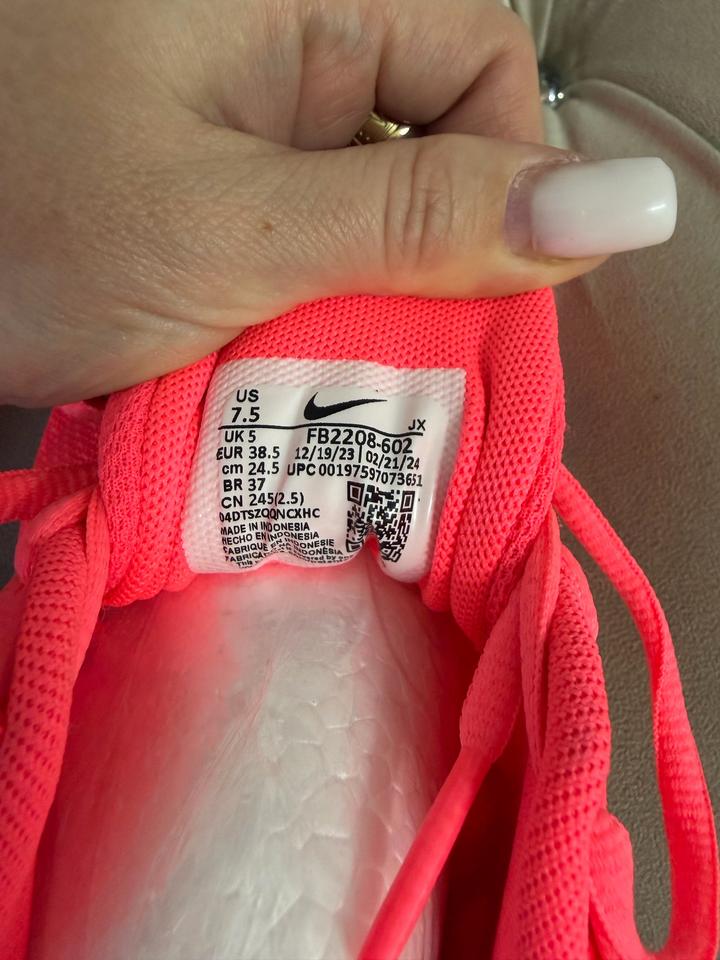 Кроссовки Nike