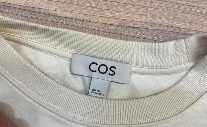 Футболка COS