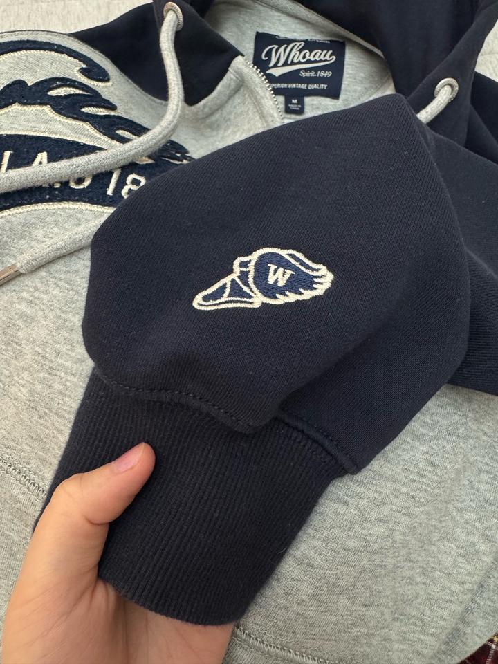 Двойка WHO.A.U