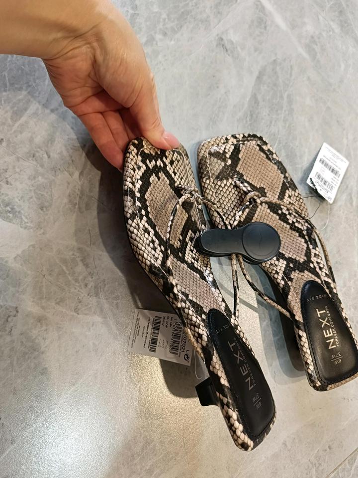 Босоножки/шлëпкиNext 37 размер новые