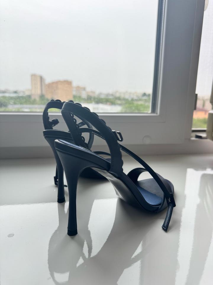 Charles & Keith новые без бирок, не ношены