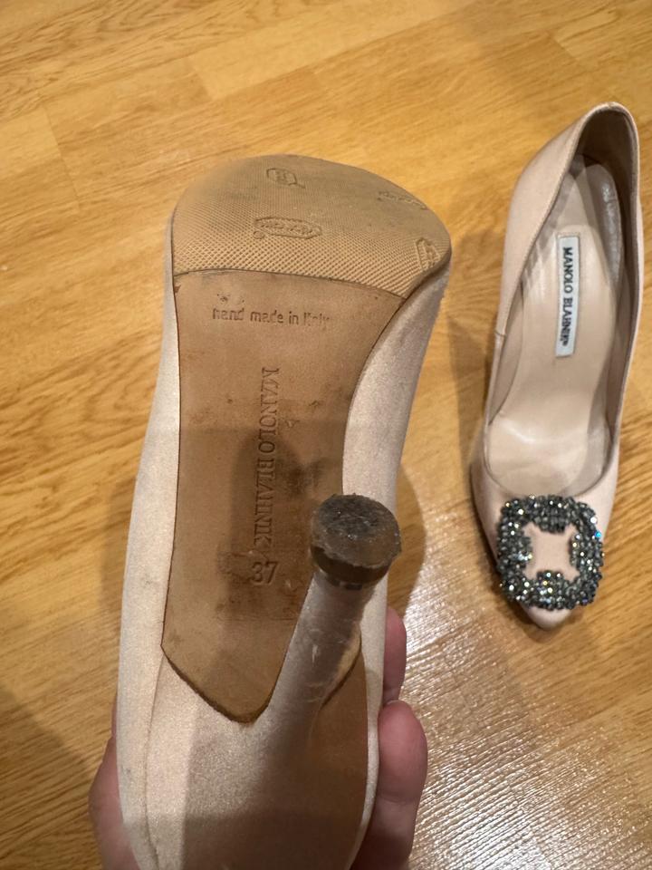 Туфли-лодочки Manolo Blahnik Hangisi