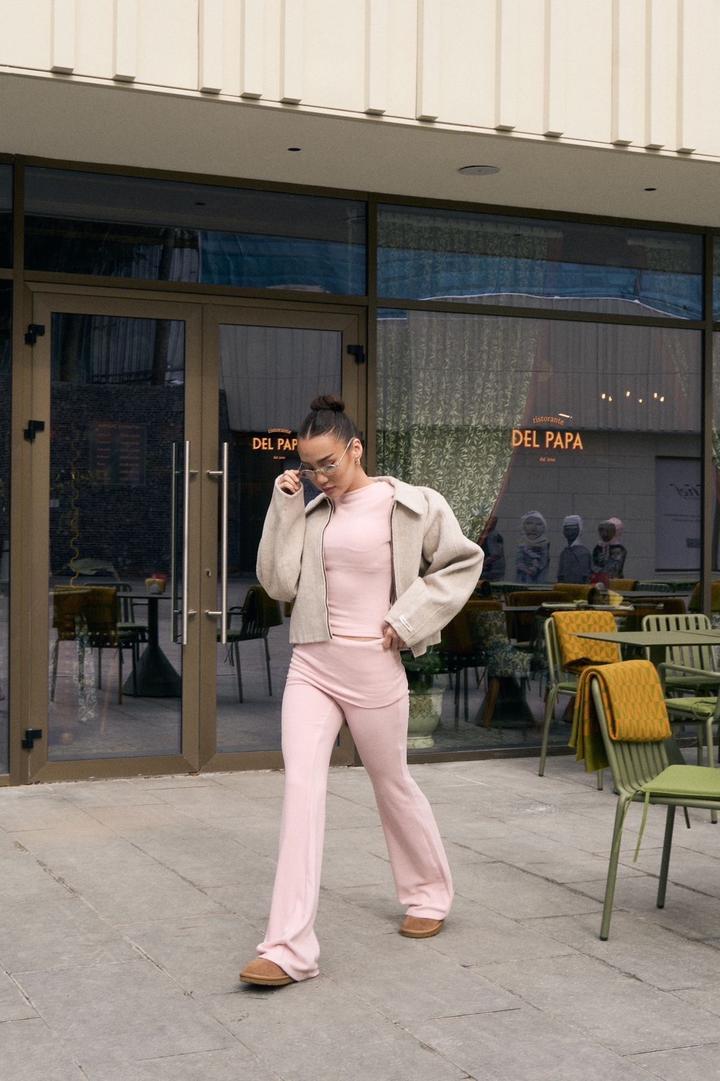 Розовая двойка новая