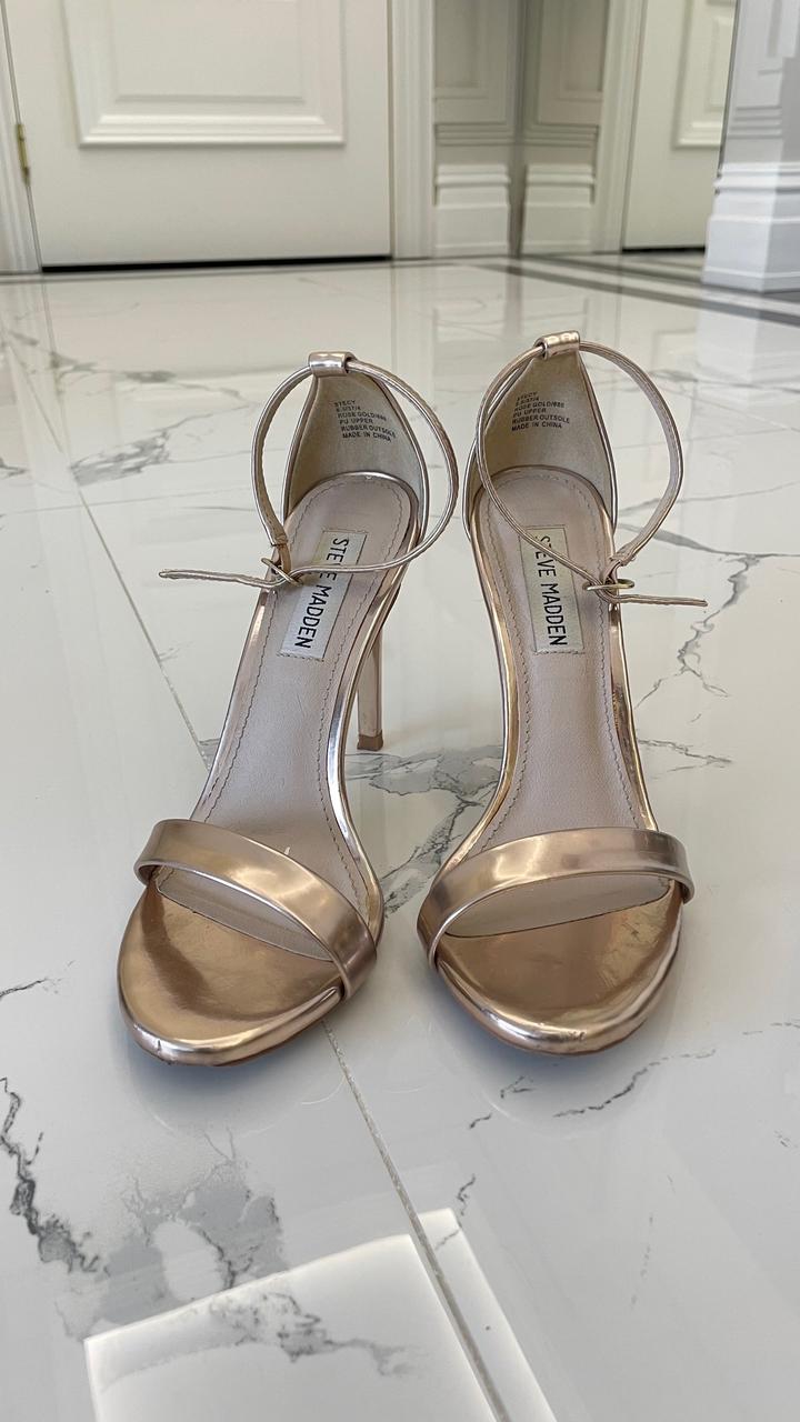 Босоножки на каблуке 1+1