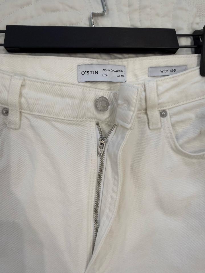 Продам белые джинсы Ostin