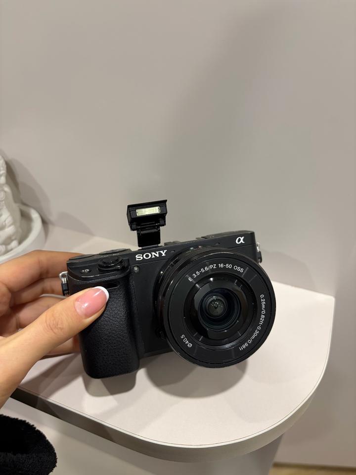 Камера Sony A6400