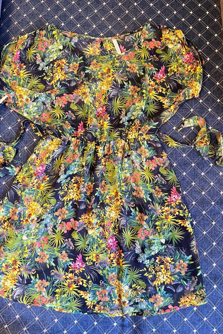 Летнее платье Stradivarius