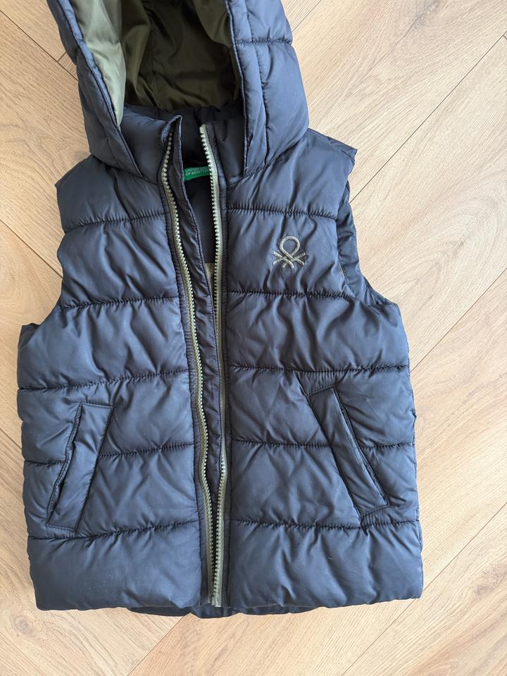 Безрукавка Benetton