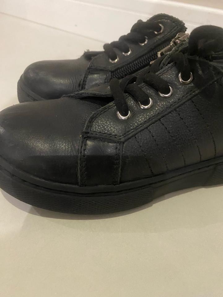 Продам детские ботиночки