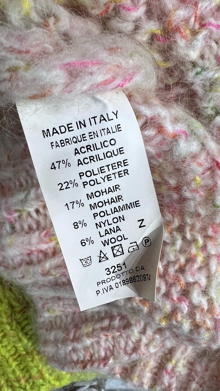 Пуловер вязаный