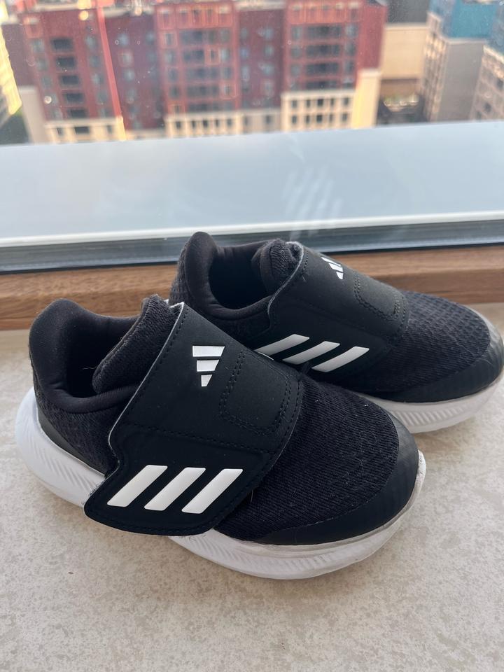 Детские кроссовки Adidas