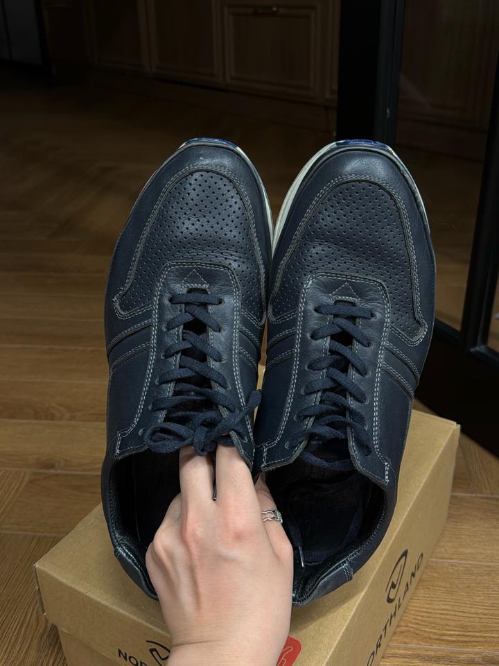 Мужские кроссовки