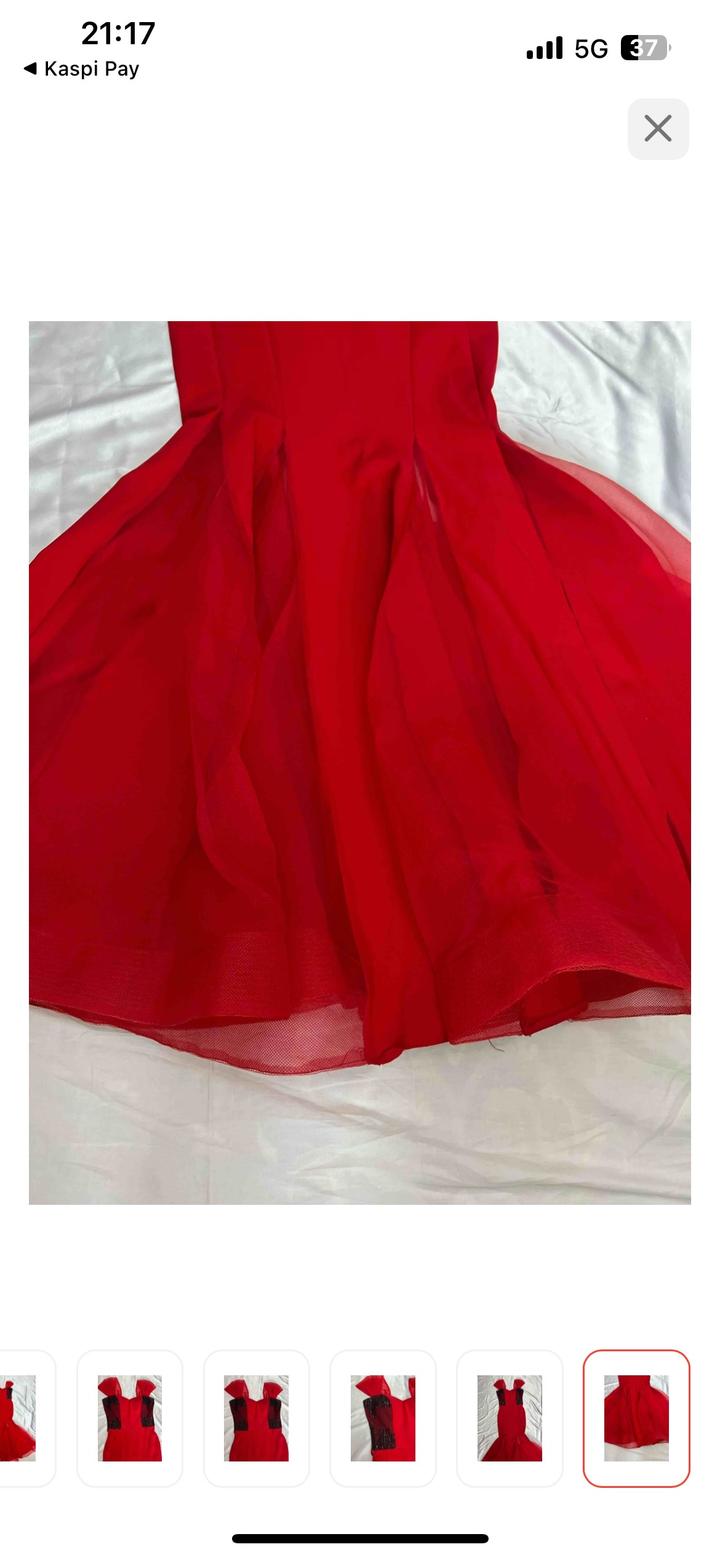 Платье рыбка красного цвета