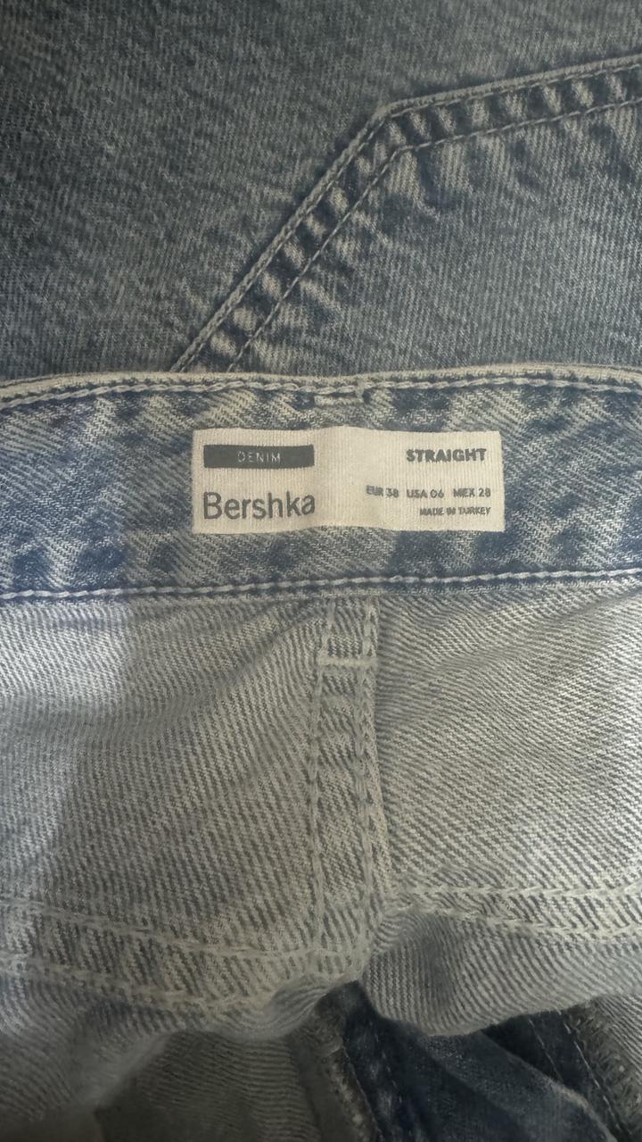 Джинсы BERSHKA