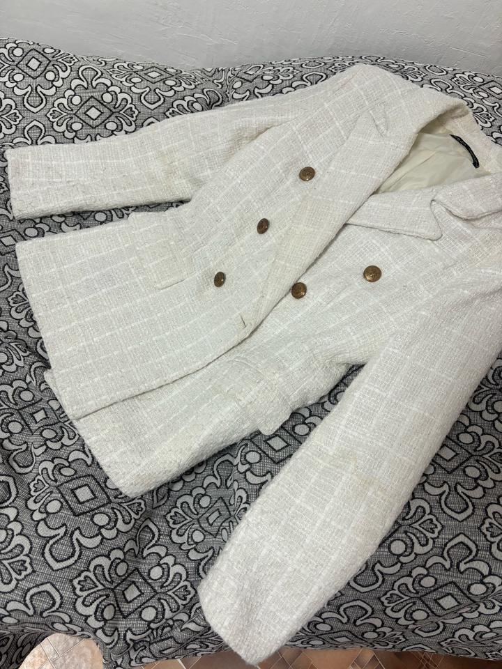 Белый твидовый пиджак