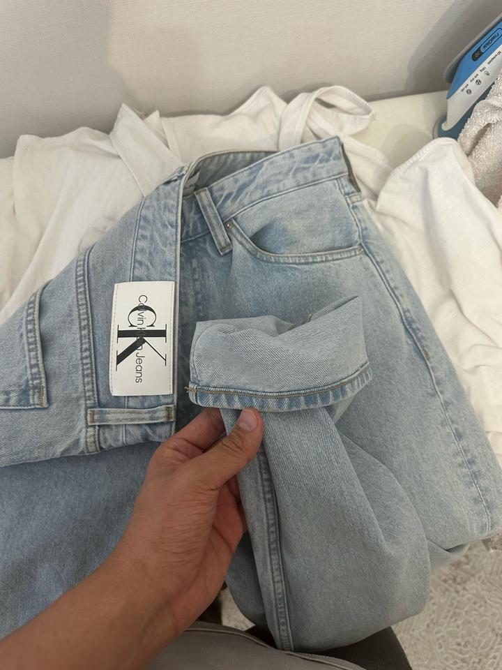 Светлые джинсы Calvin Klein