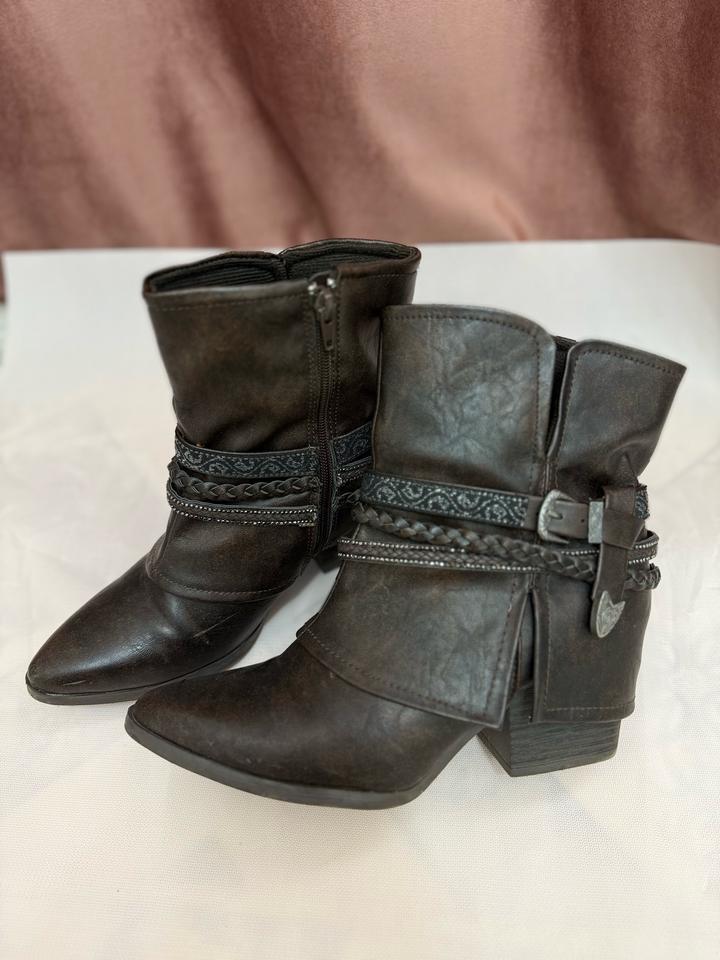 ОБУВЬ ЖЕНСКИЕ КАЗАКИ