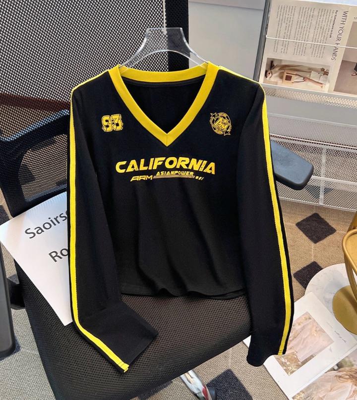 : лонгслив • Вырез: V-образный • Длина: укороченная • Рукав: длинный • Стиль: sp