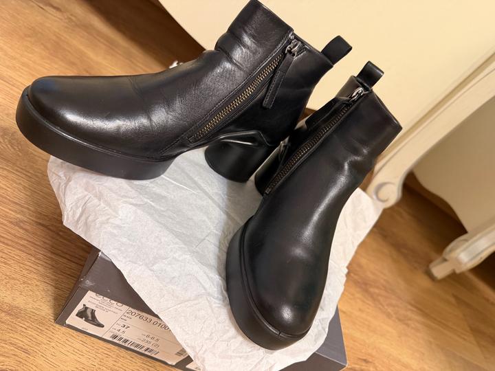 Женские полусапожки ECCO Shape Sculpted Motion 55