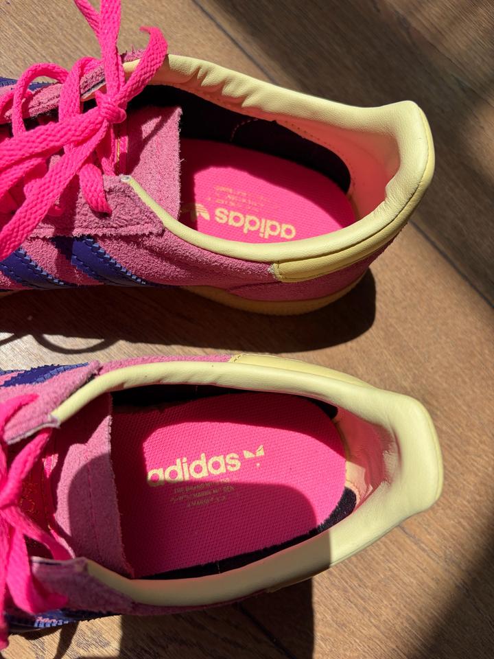 розовые кроссовки adidas spezial