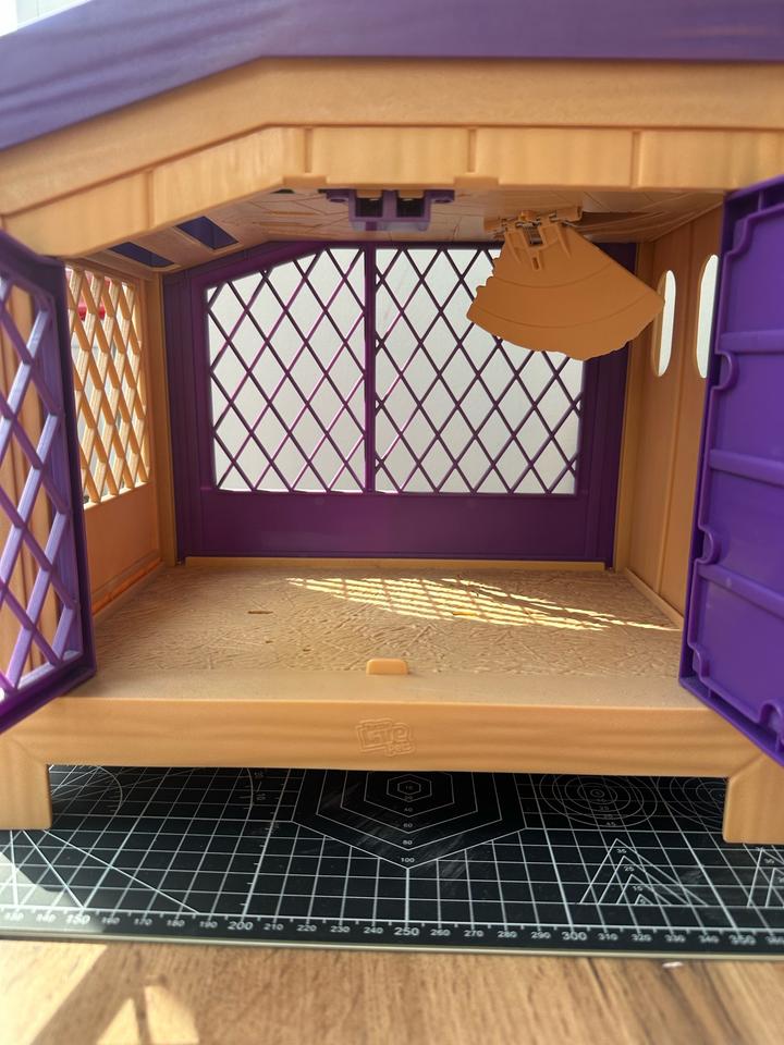 Игрушка. Домик для питомца