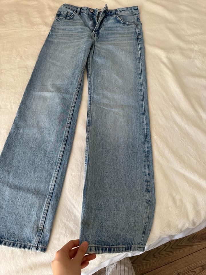 Джинсы Mango 32 р