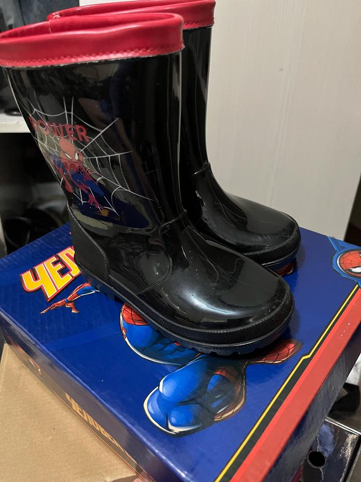 Резиновые сапоги для мальчика 26размера