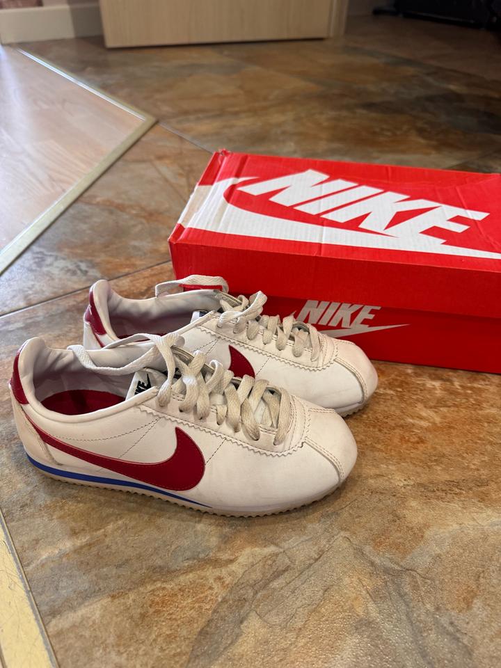 Кроссовки Nike