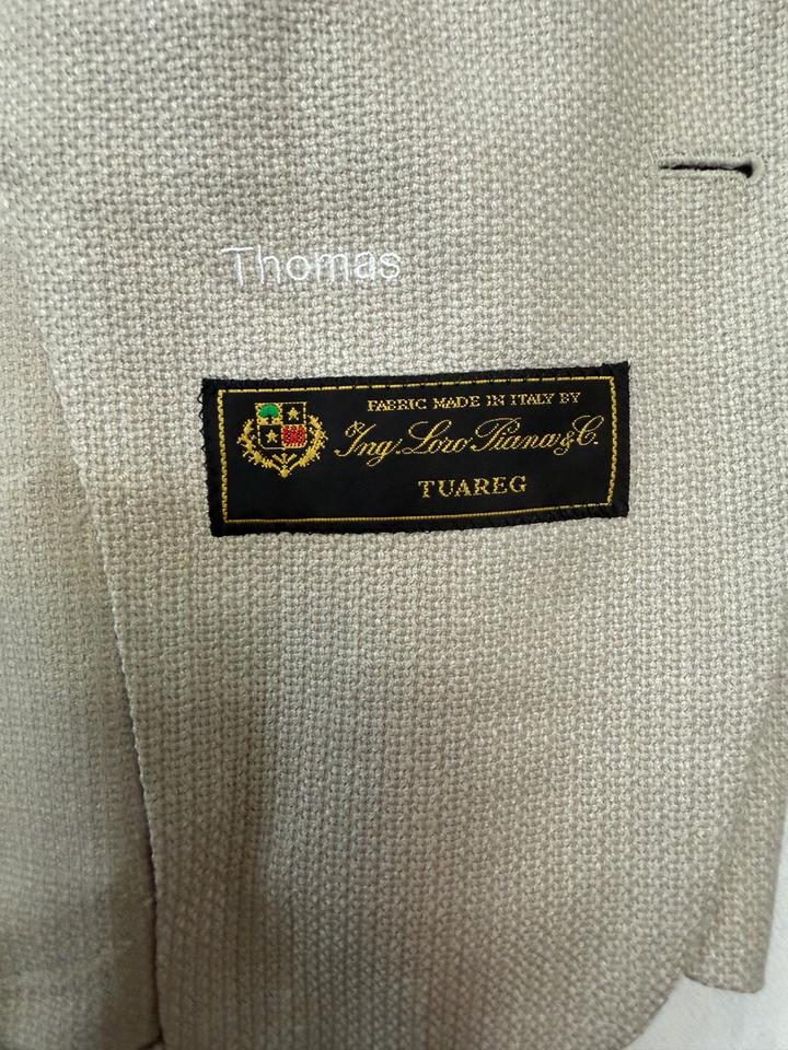 Продам бежевый итальянский пиджак