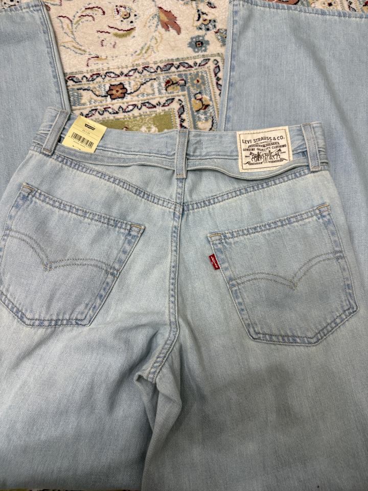 Levis