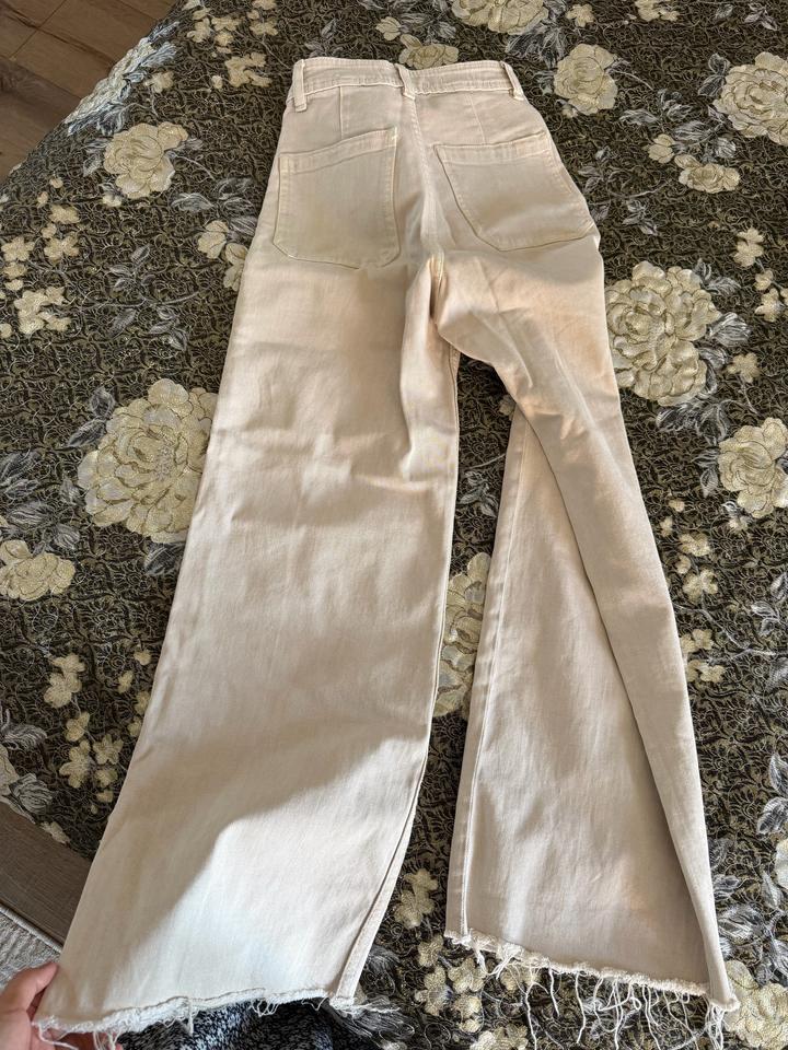 Беж джинсы Манго