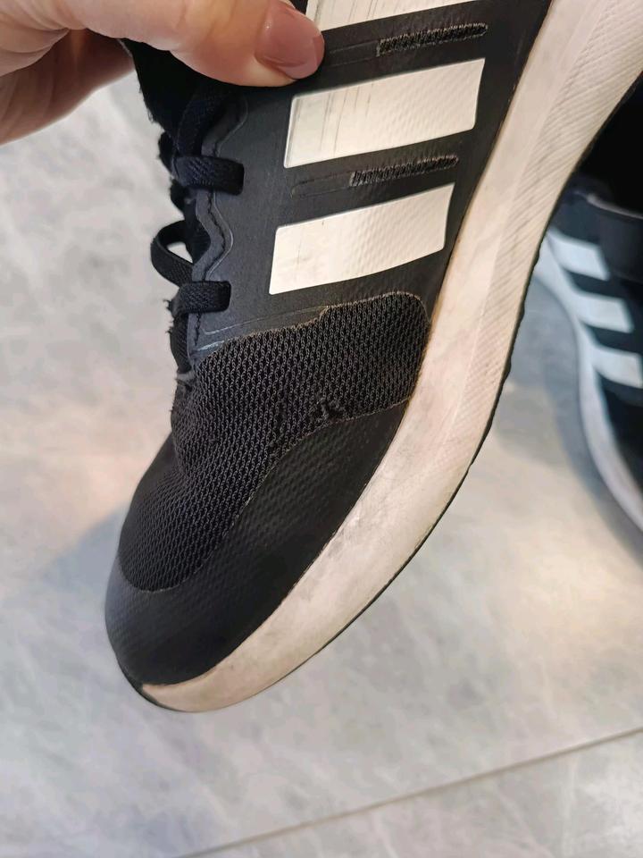 Кроссовки Adidas оригинал 38 р