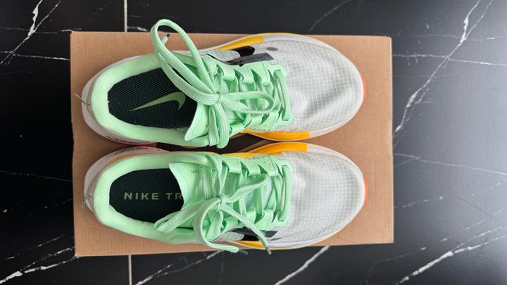 Кроссовки Nike