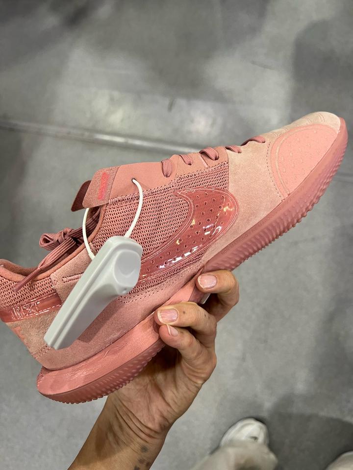 Кроссовки Nike