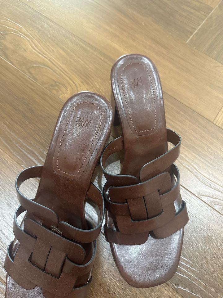 Продам босоножки H&M