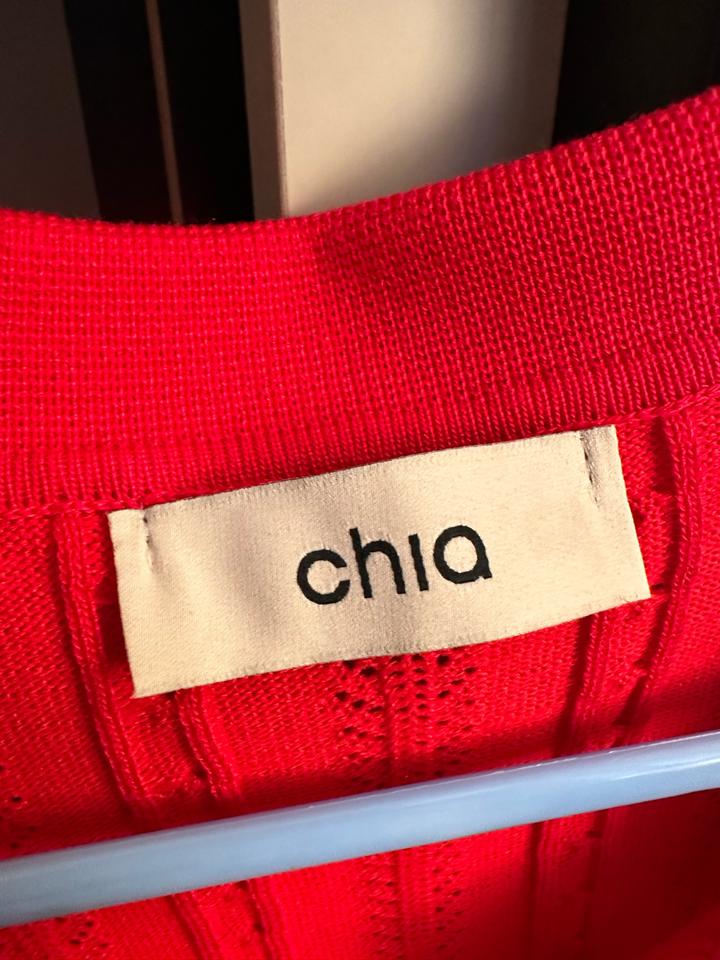 Красное поло насыщенного красного цвета Chia