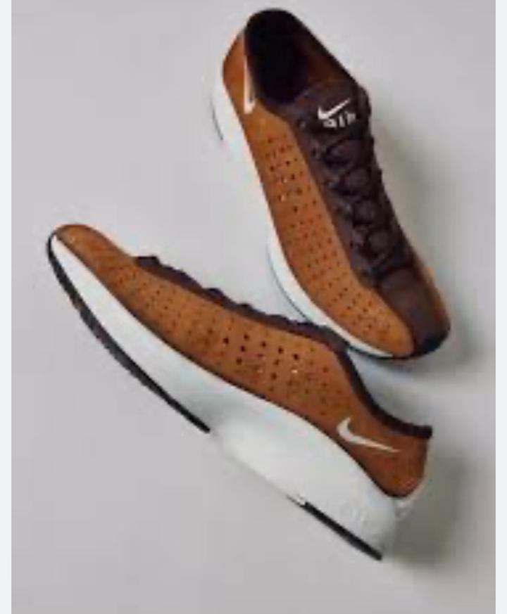 NIKE
