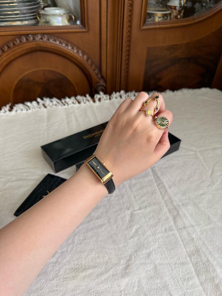 Винтажные часы YvesSaintLaurent