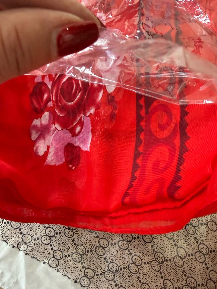 Платок красный 58см на 58см. Разные расцветки