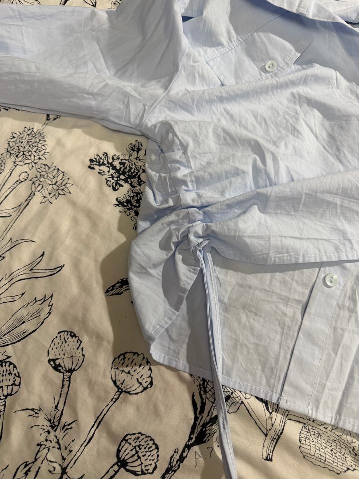 Голубая рубашка