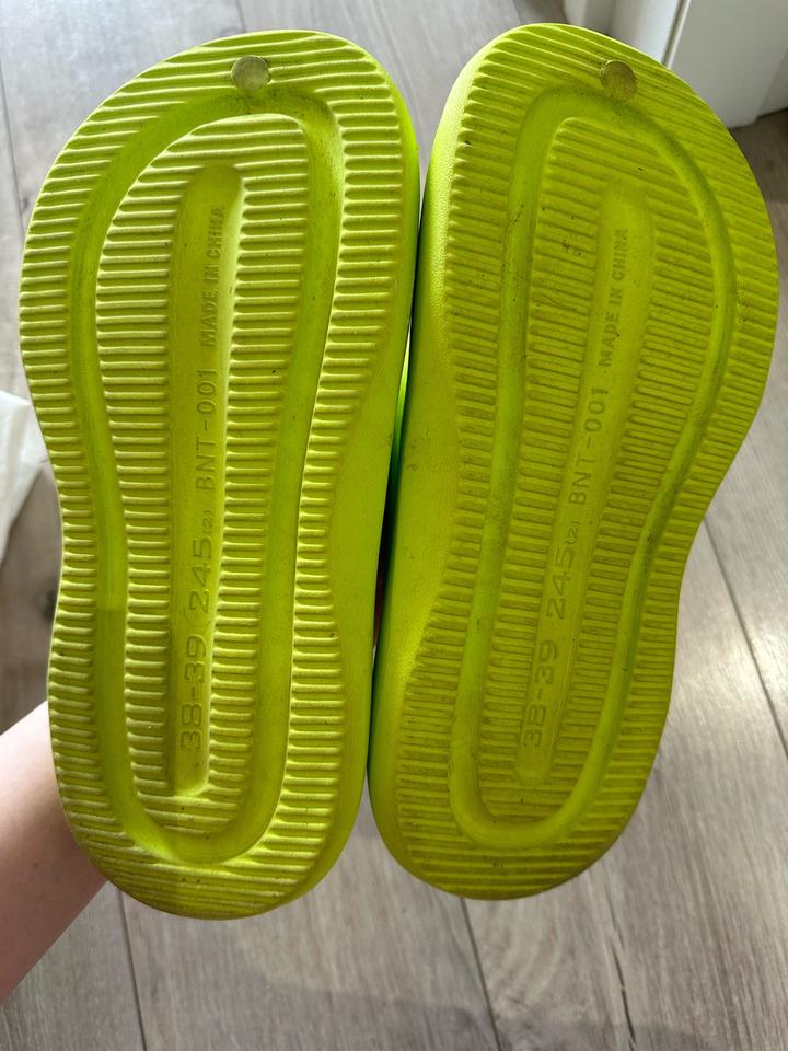 Резиновые шлепки