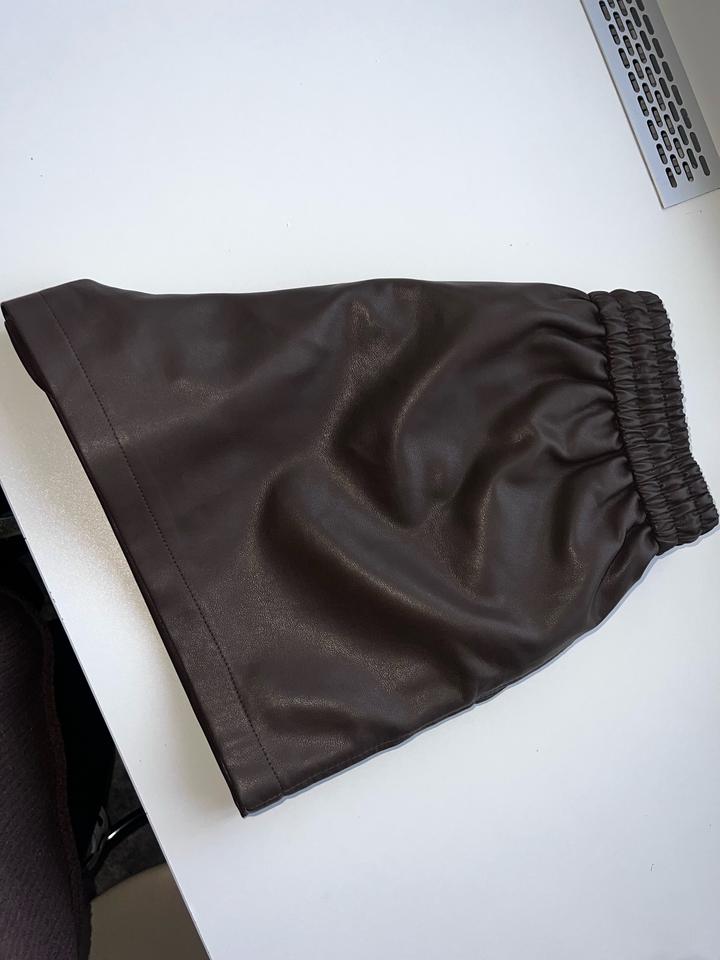 Шорты кожаные