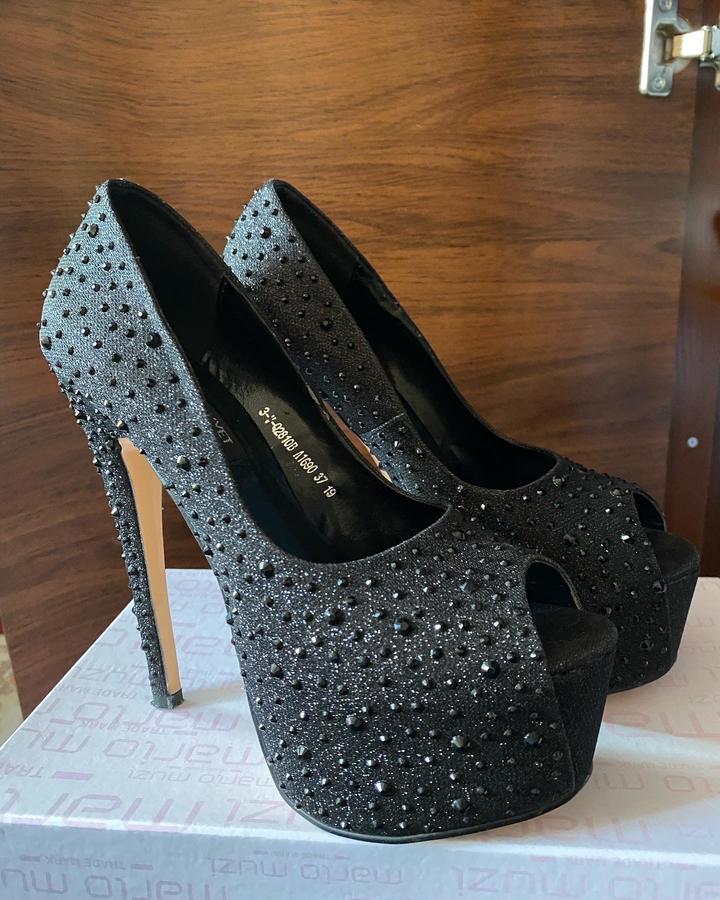 Лабутены на высоком каблуке