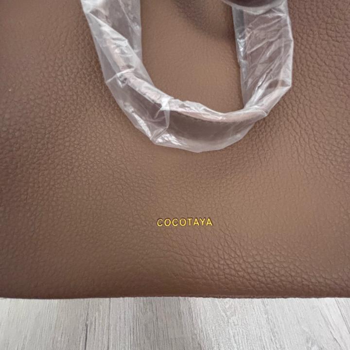 Элегантная сумка Cocotaya в классическом стиле.