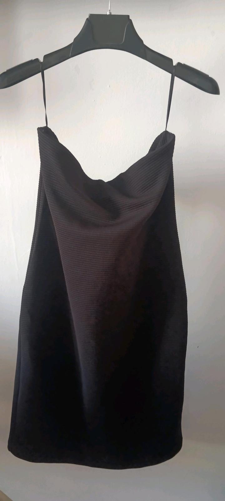 Чёрное платье