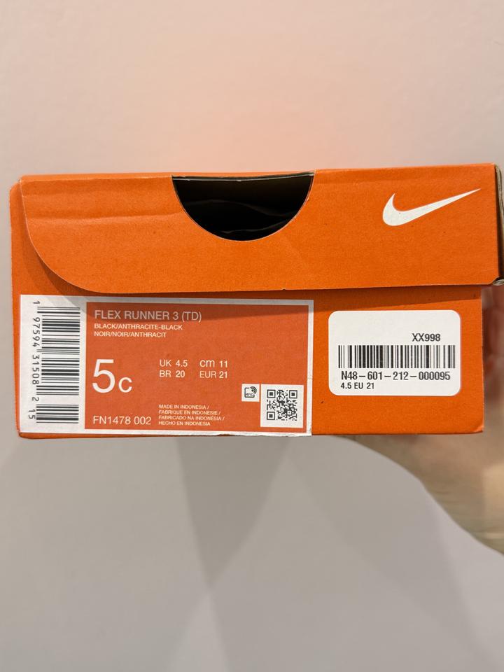 Новые кроссовки Nike 21 размер