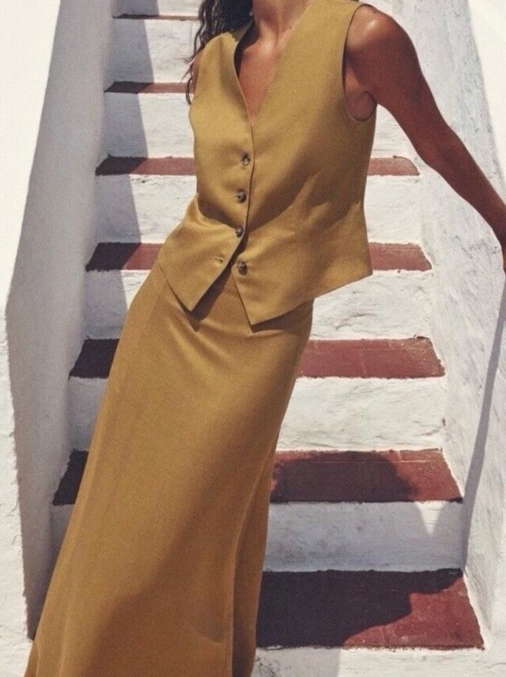 Костюм с юбкой Zara