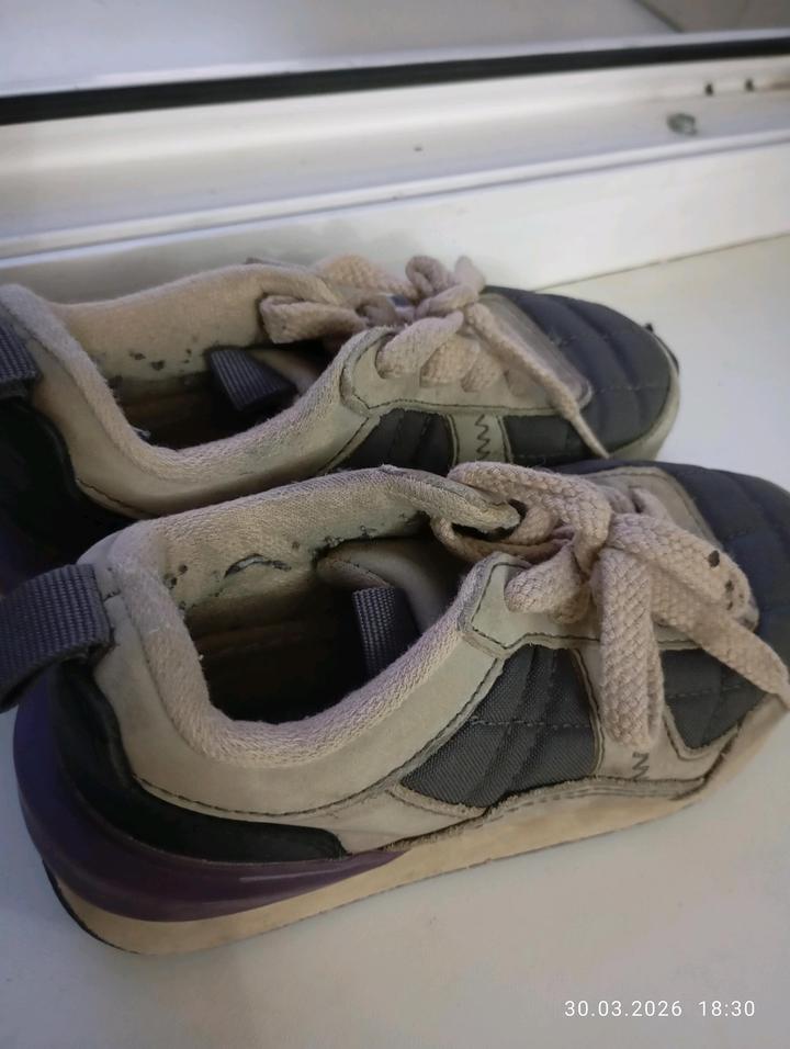 Кроссовки Zara