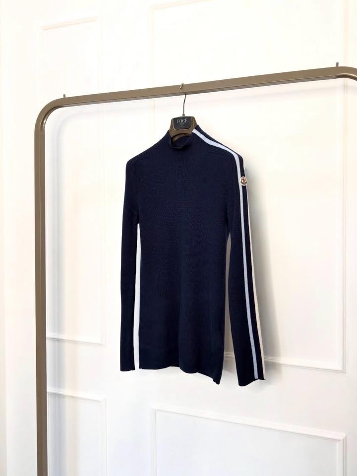 свитер монклер